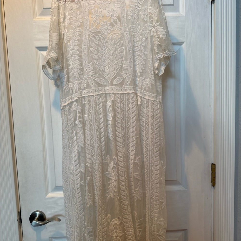 Papillon Ivory Lace overlay - Picture 3 of 3